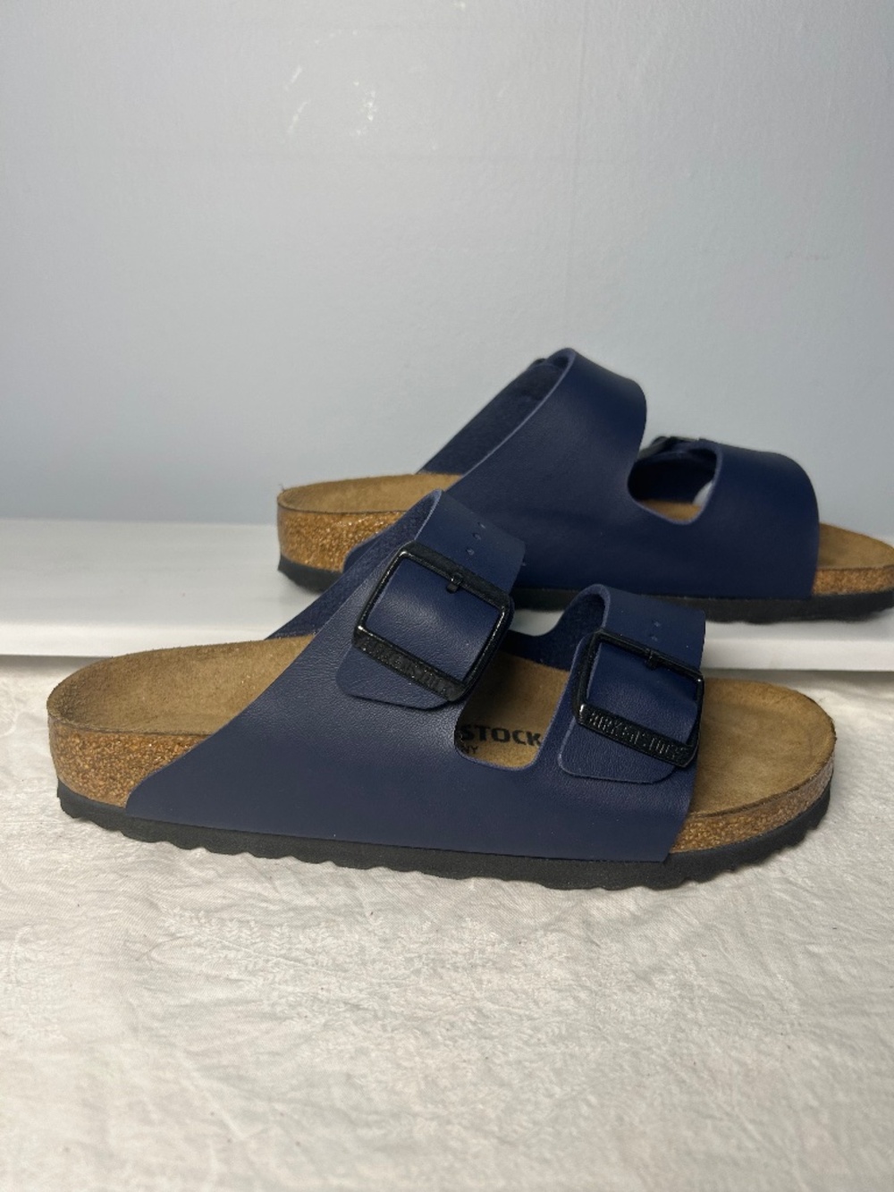NWOB Birkenstock Arizona's in Navy - soft footbed, Size 37 or Size 6 Boho comfor